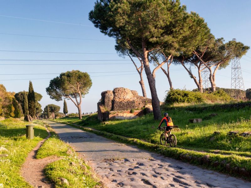 Itinerari e tour in e-bike Itinerari e tour in e-bike